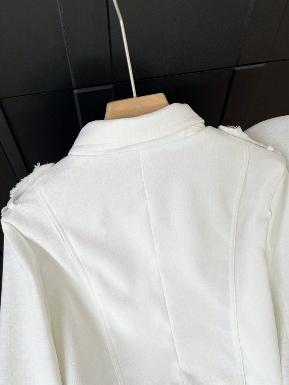 White Casual Women's Elegant Gold-Plated Button Jacket - Picture 3 of 10